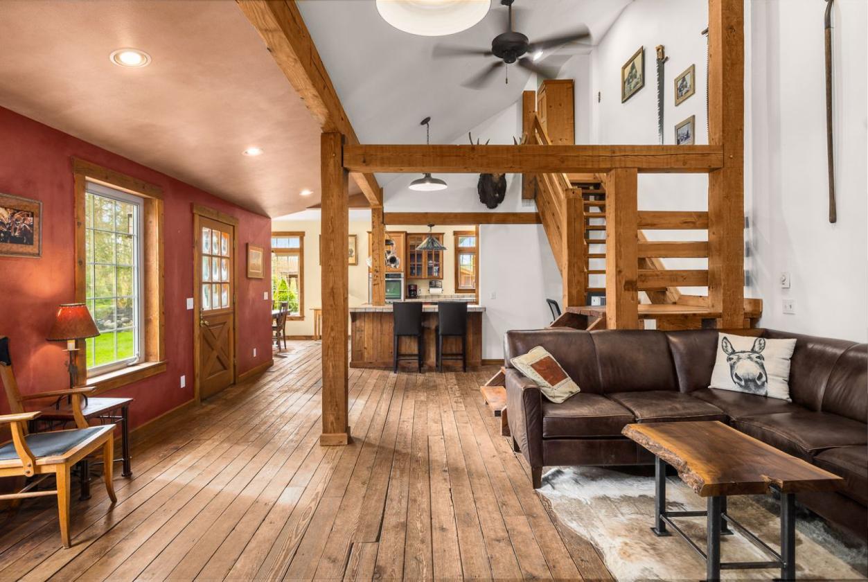 Humble Rustic Equestrian estate - photo 14
