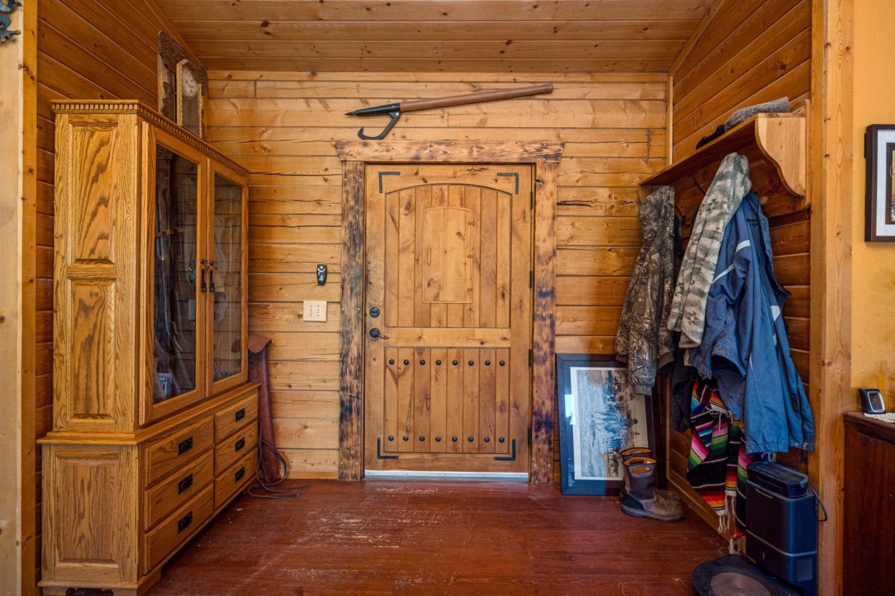 Beautiful Cabin with Horse Facilities - photo 8