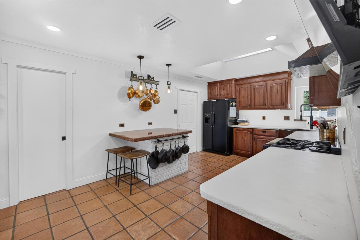 3.8 Acres Just Minutes Away from the City - photo 7