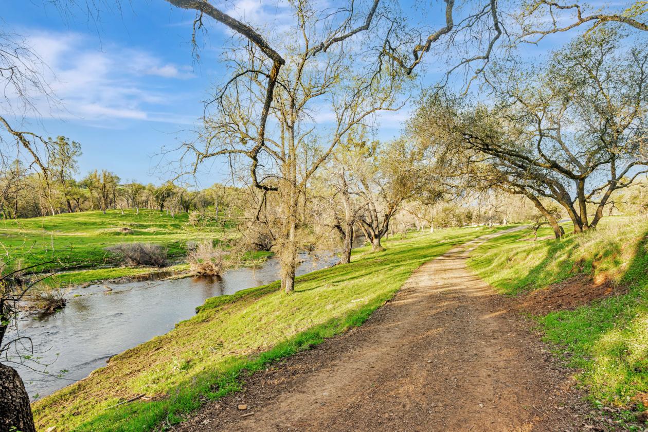 Not just a ranch but a lifestyle - photo 3