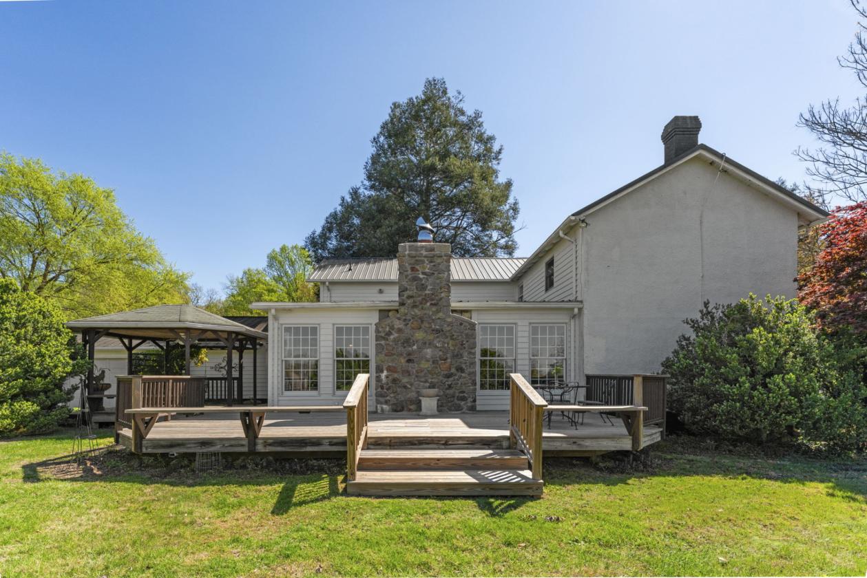 Equestrian Dream: Arenas, Homes & Charm - photo 10