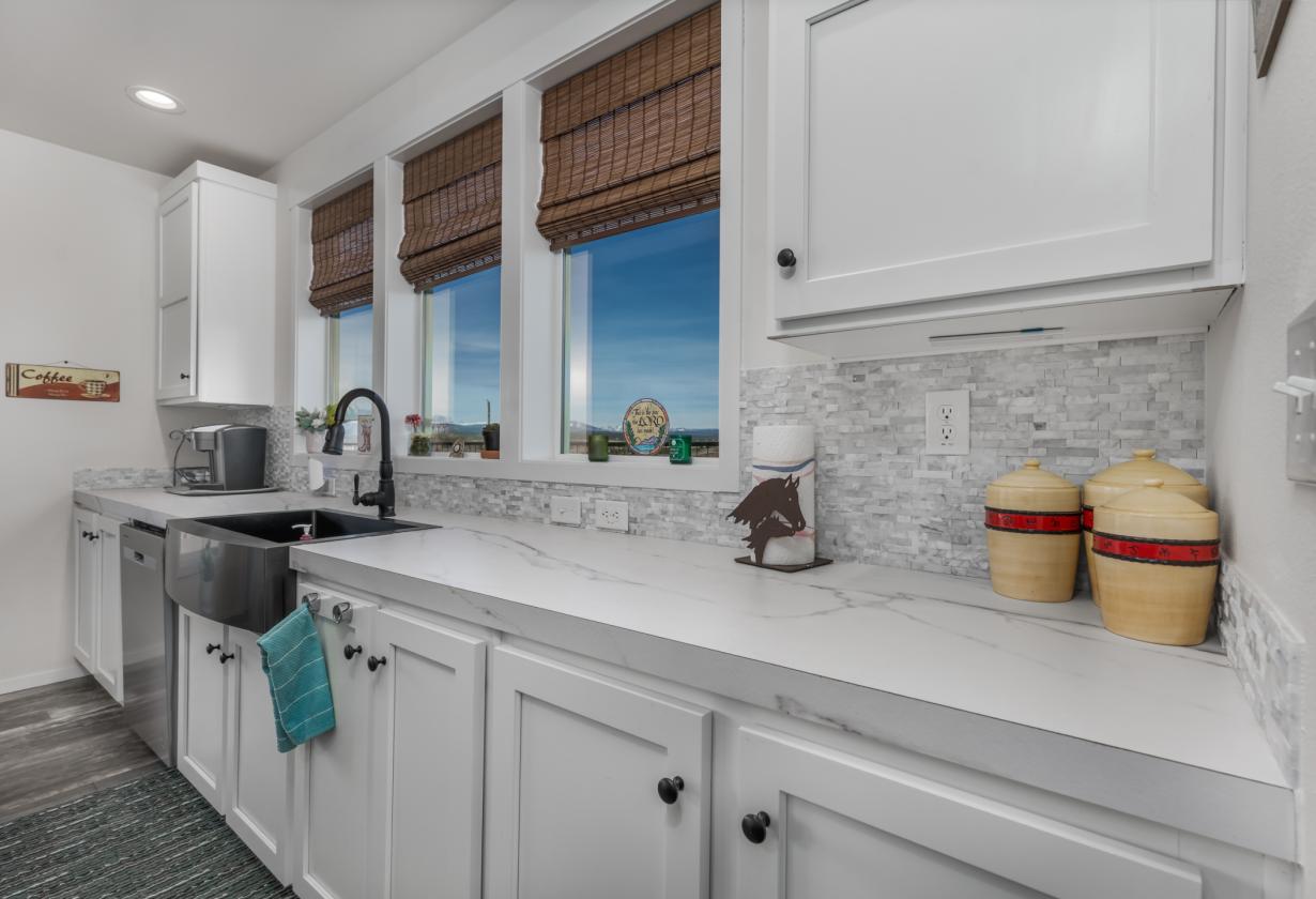 Beautiful All New Horse Property - photo 9