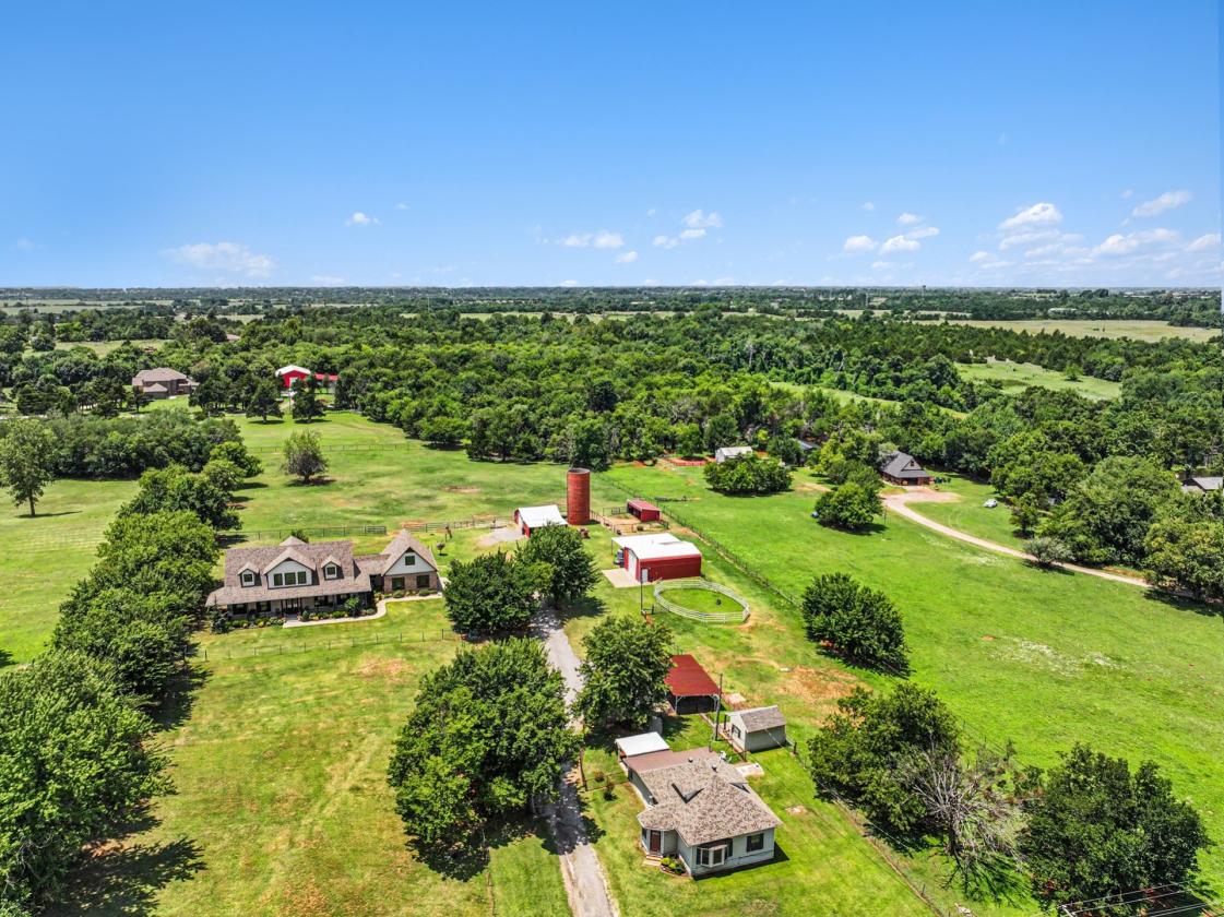 2 Homes 5 Acre Horse Property with Beautiful views - photo 27