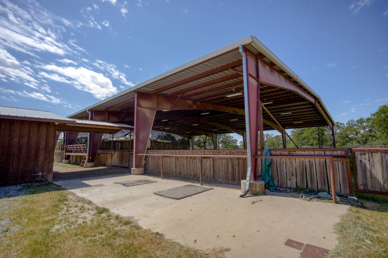 Luxury Equestrian Estate with Covered Arena Palo Cedro, Shasta County, California