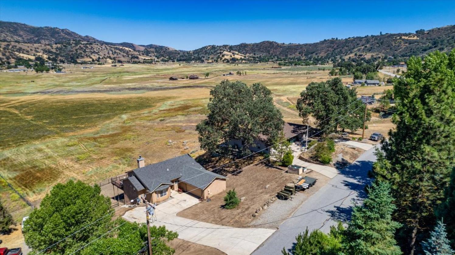 Exceptional property in EQ gated community - photo 14