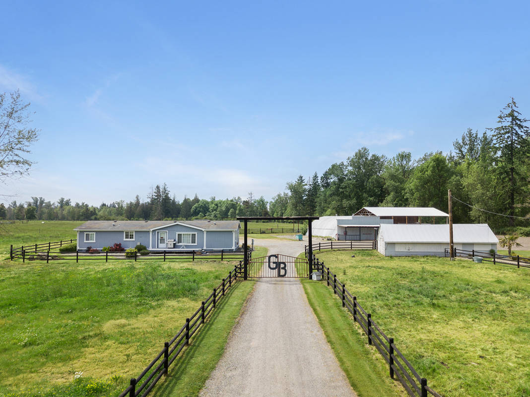 Country Living at its Finest with 2 Homes on 46... Yelm, Thurston