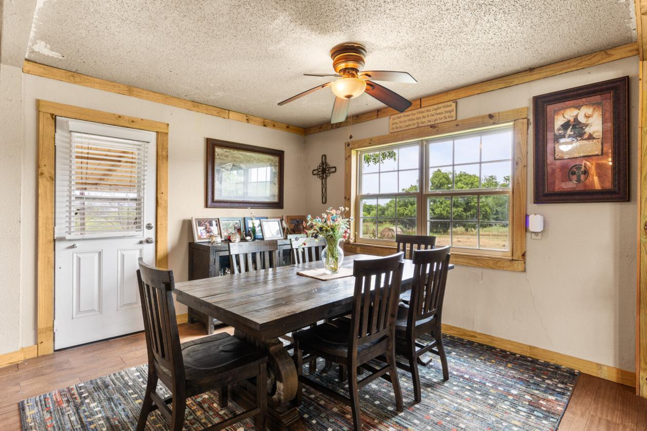 Horse property with gorgeous views - photo 10