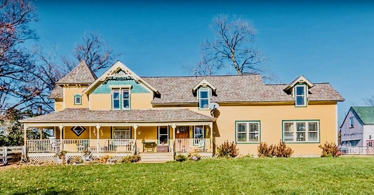 HISTORIC HOME & HORSE FARM Lapeer, Lapeer County, Michigan