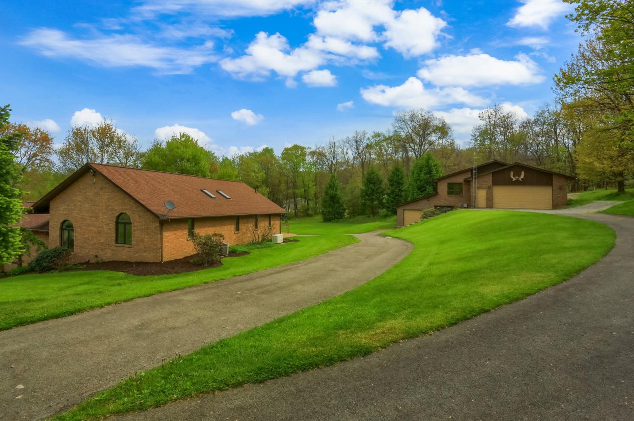 Custom home with endless opportunities! - photo 18