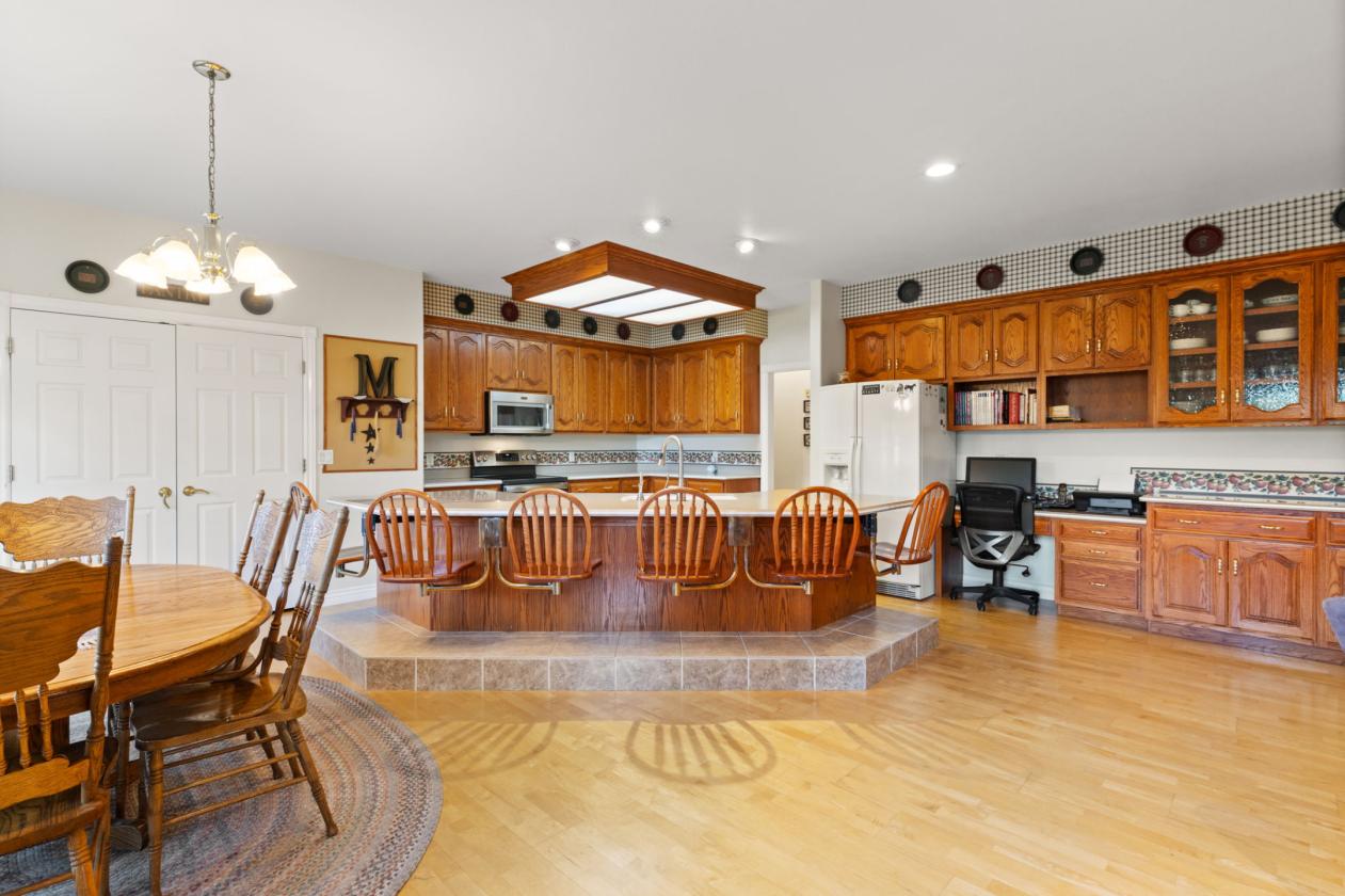 Storybook Luxury Equestrian Estate - photo 4