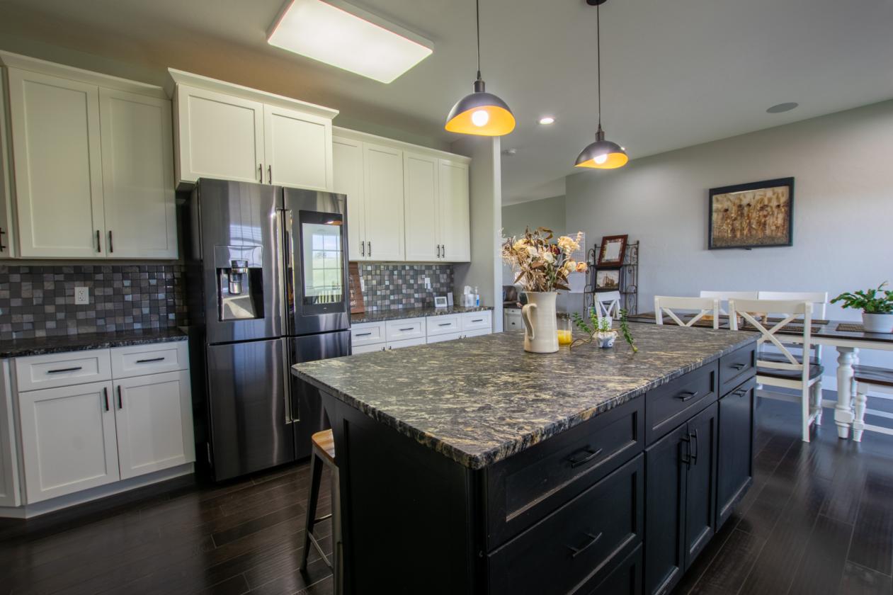 EXECUTIVE EQUESTRIAN ESTATE ON 36+ ACRES - photo 8