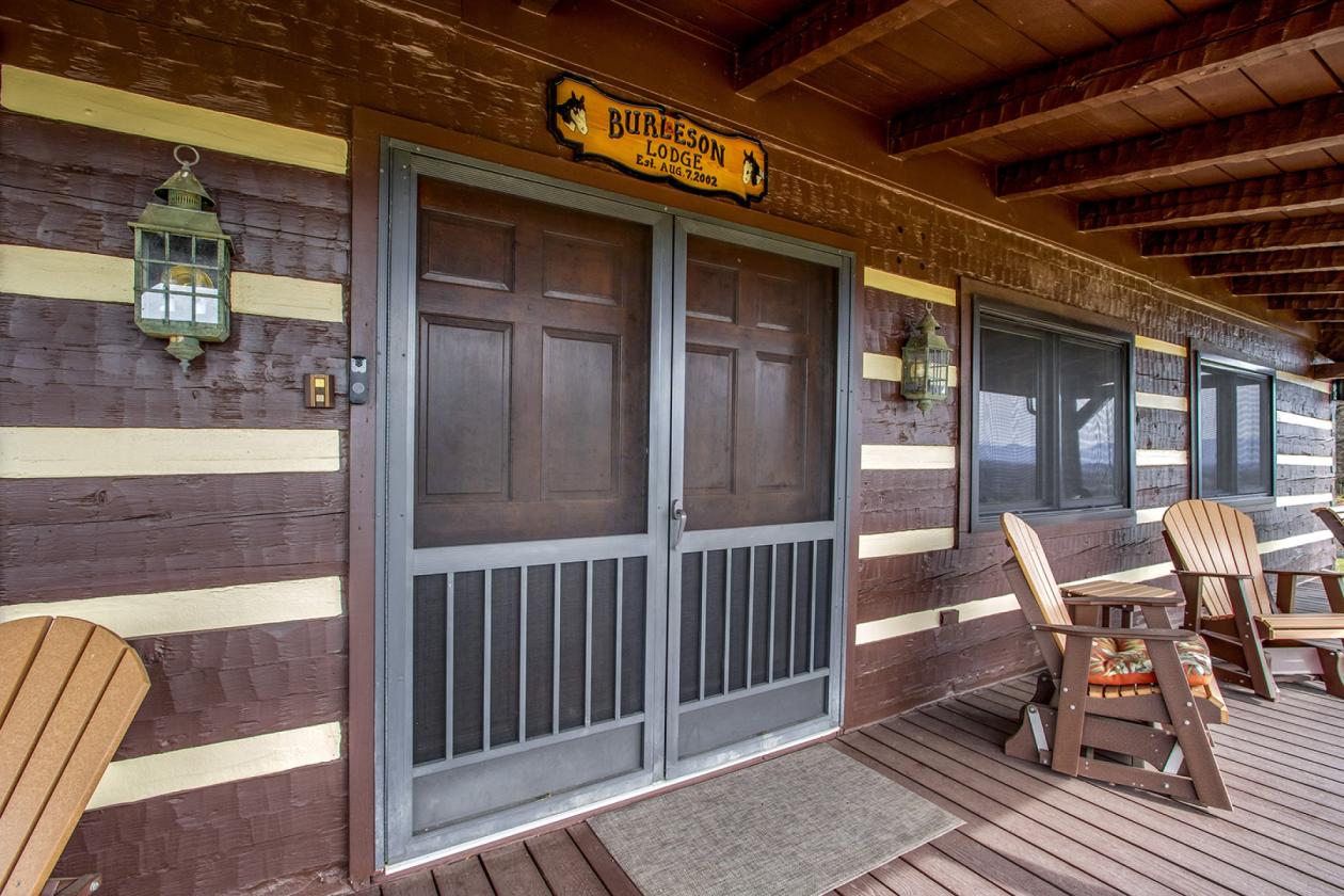 Beautiful log home on 33.95 acres - photo 7