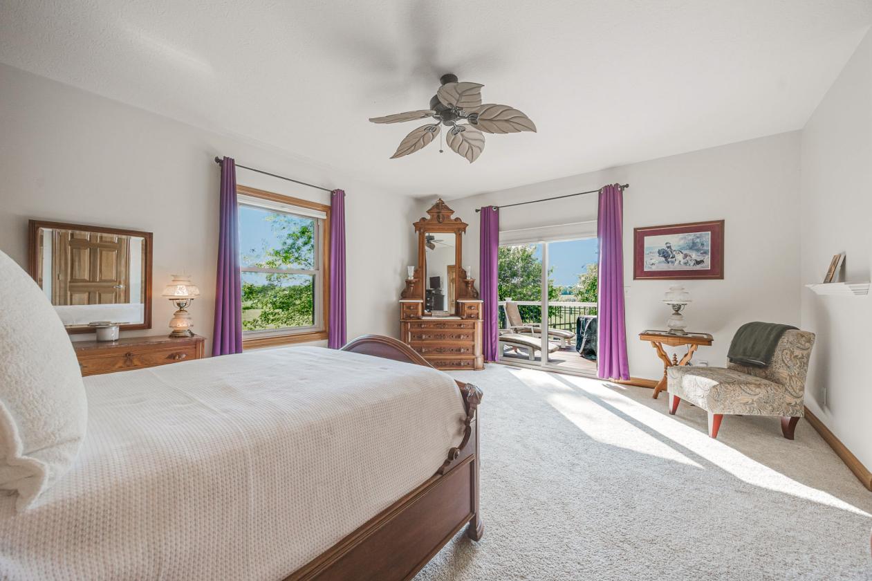 Exceptional equestrian estate on 18+ acres! - photo 9