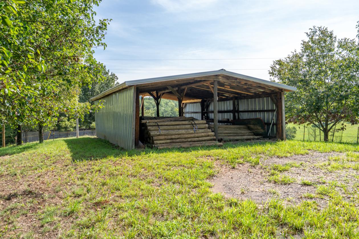 Large Equestrian Estate-Pasture, Mountains, Creeks - photo 19