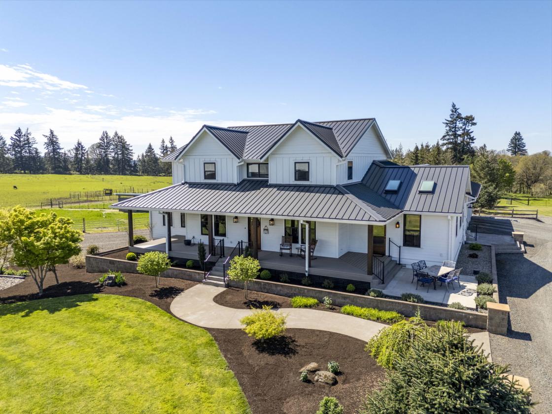 Equestrian & livestock property with 2 Homes - photo 1