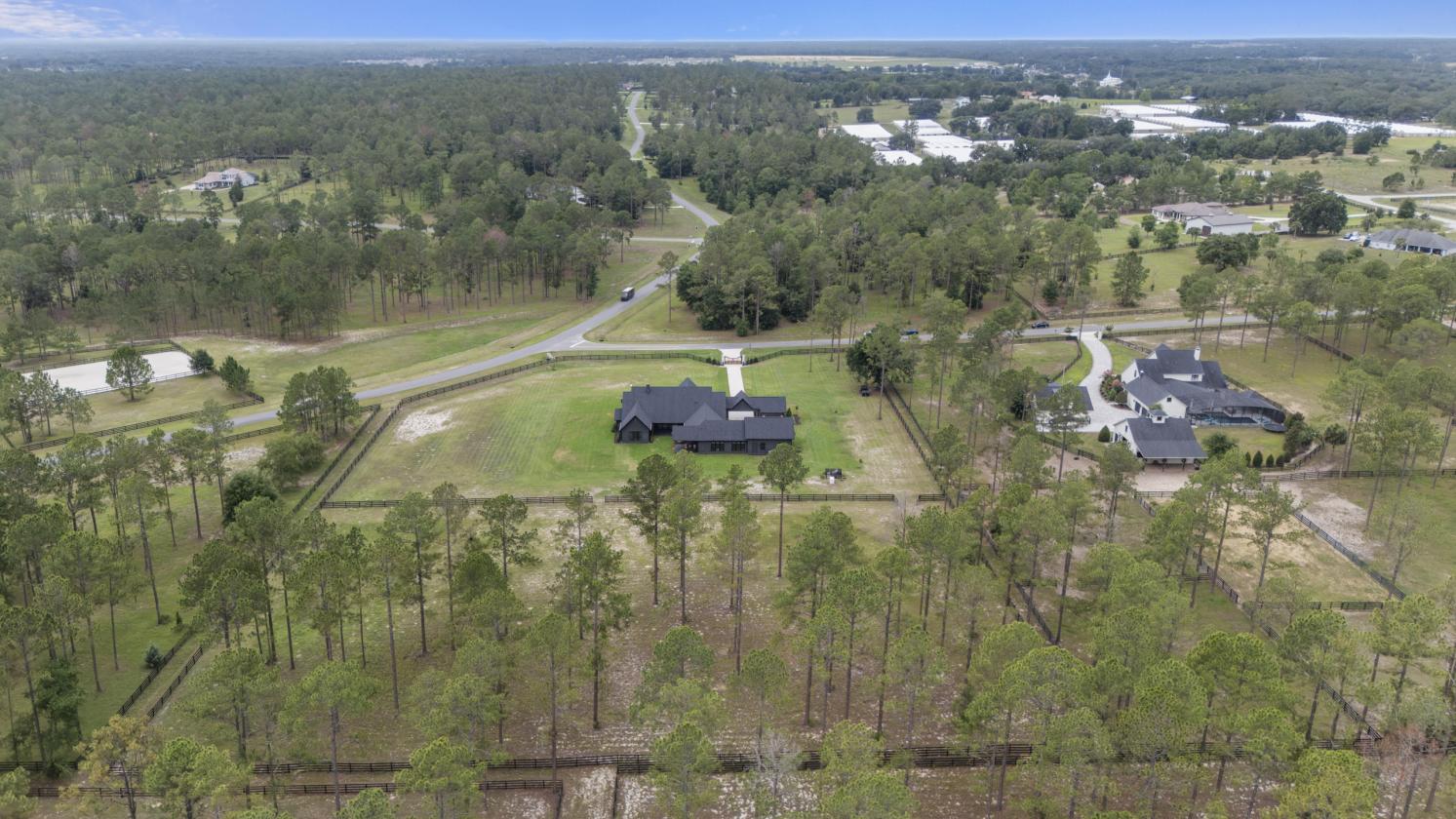 Lakewood Ranches Modern Estate - photo 3