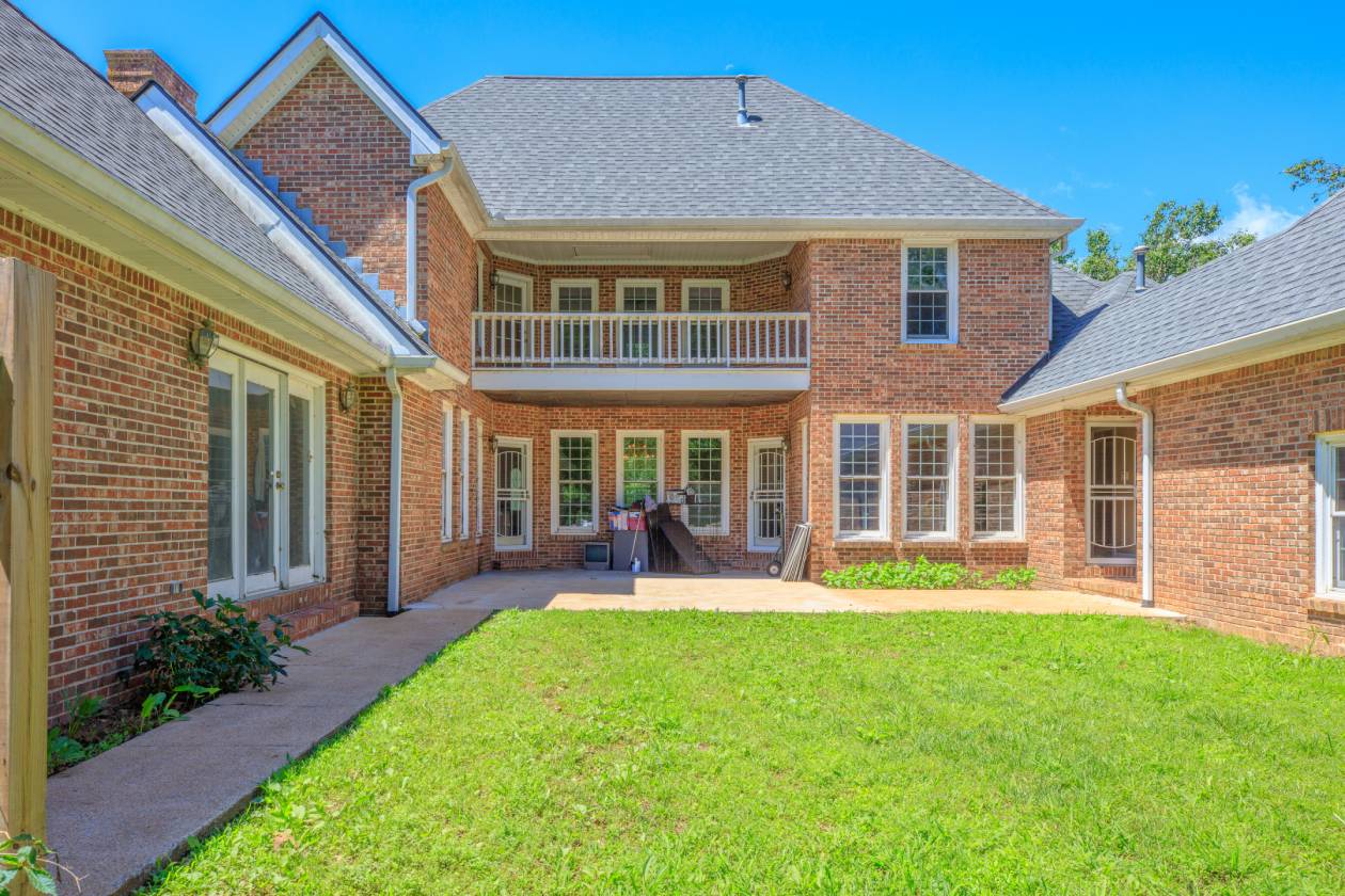 Incredible Estate | 18.5 Acres +/- - photo 27