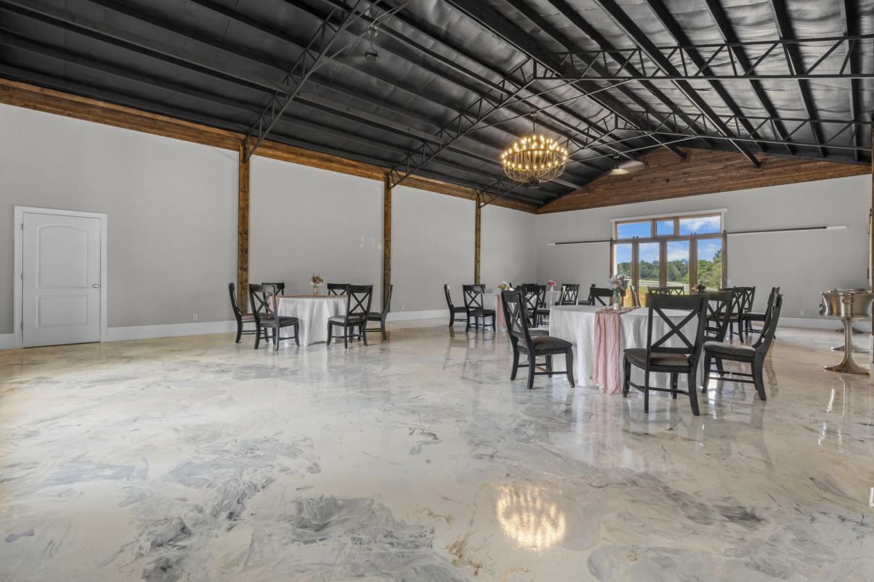 Modern Farmhouse on 18.9 acres with new venue - photo 28