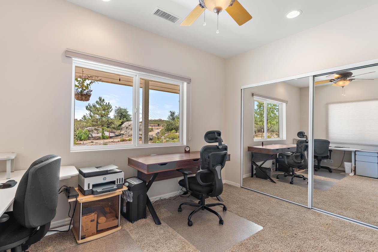 Custom 5-Acre Horse Ranch with Stunning Views - photo 12
