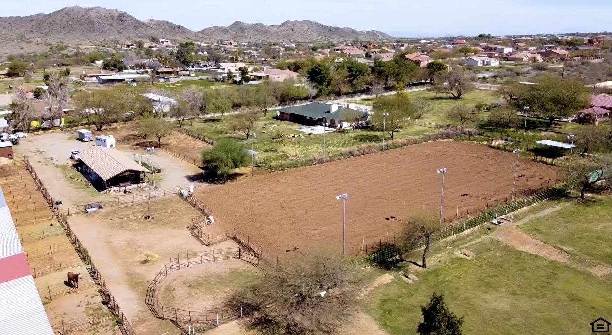 One of a Kind Horse Facility Located in a Quiet,... Laveen Village