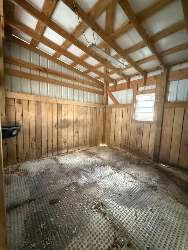Spacious Home with new Horse Barn - photo 11