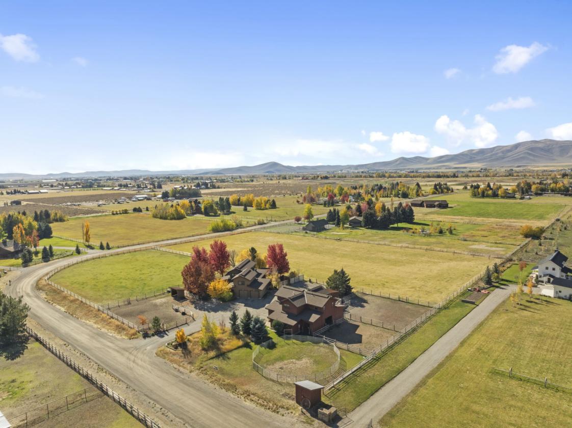 Sun Valley Area Ranchette in Bellevue Farms - photo 1