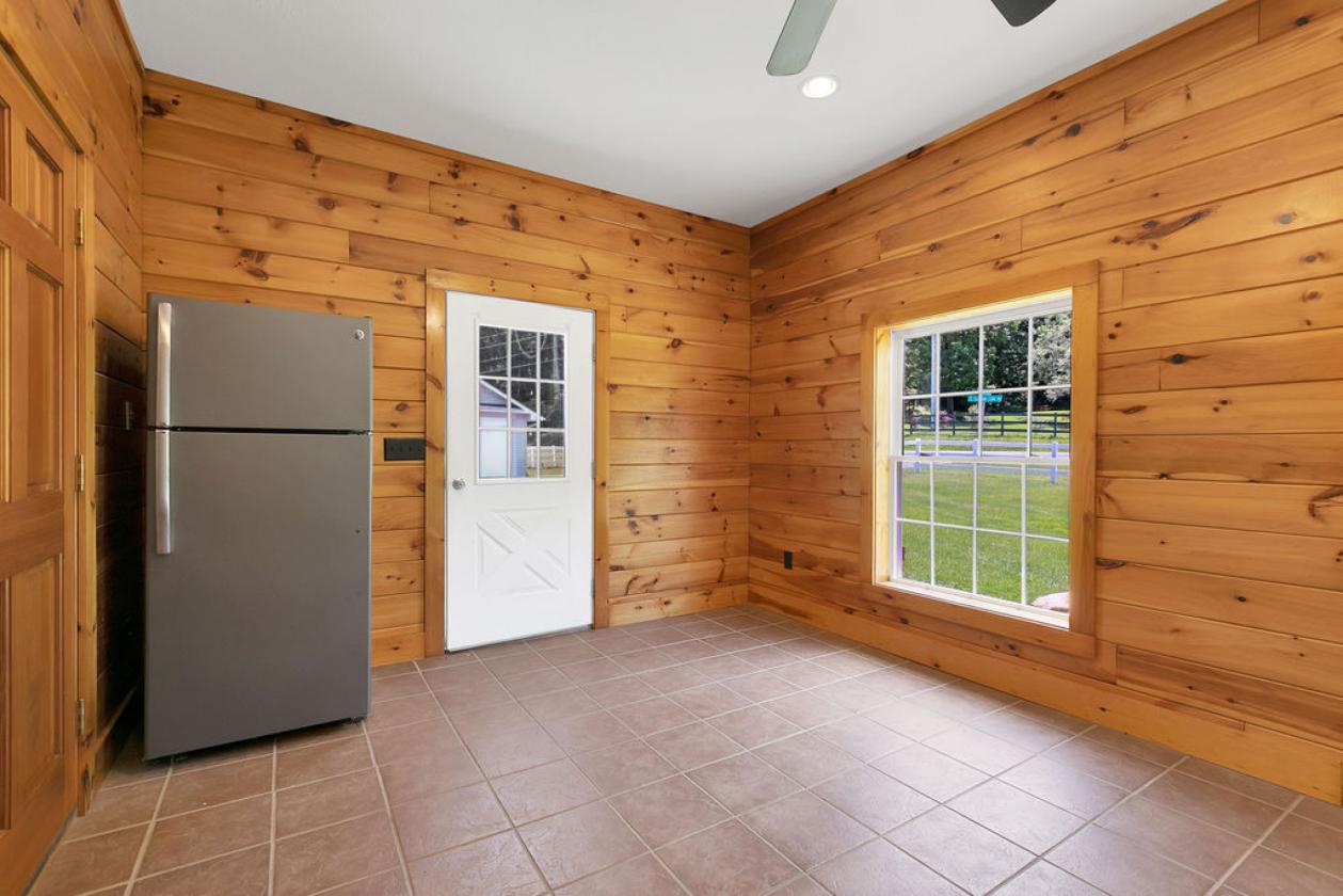 Stunning Equestrian Estate on 17 Acres - photo 22