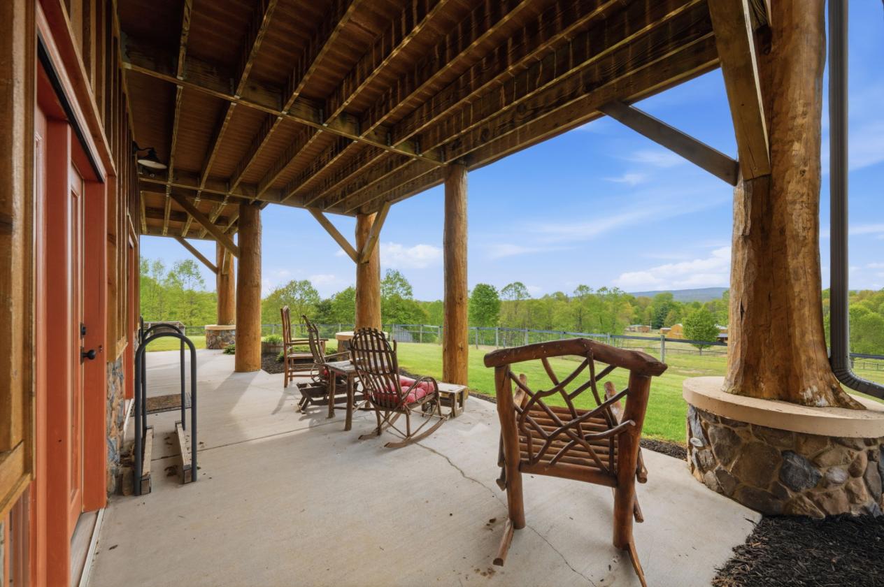 15-Acre Horse Farm, 13 Stalls & Pasture, Turnkey - photo 29