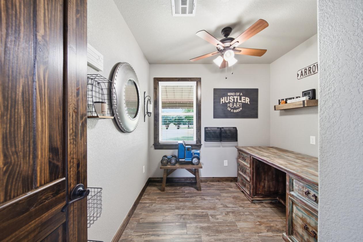 Executive Southwest Home - photo 22
