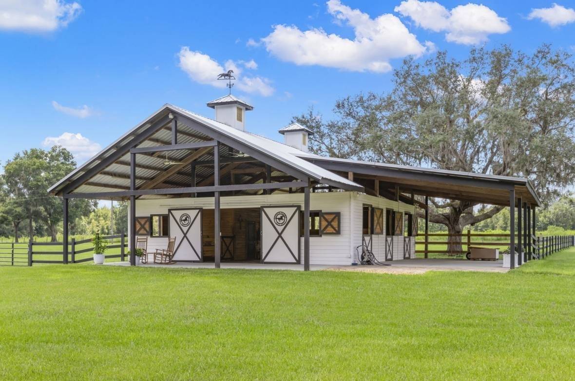 Horse Property for sale.