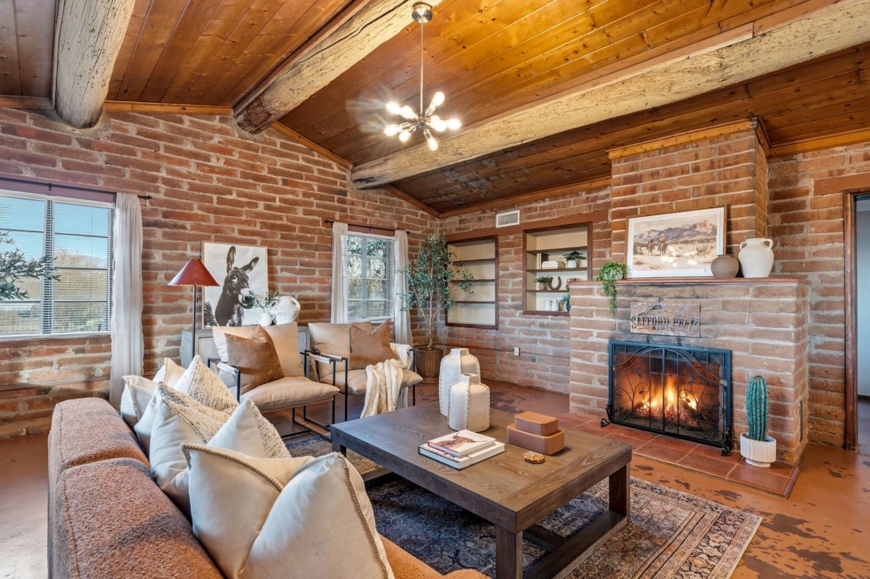 One-Of-A-Kind Tucson Area Ranch - photo 7