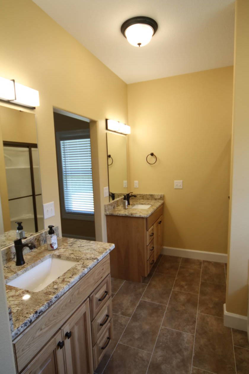 Custom Home in Ridgetop Acres adjacent to The Big South... Jamestown