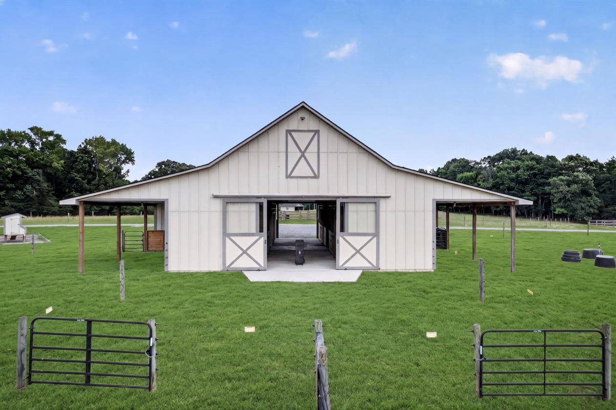 46 Acre Turn Key Gated Equestrian Estate - photo 5