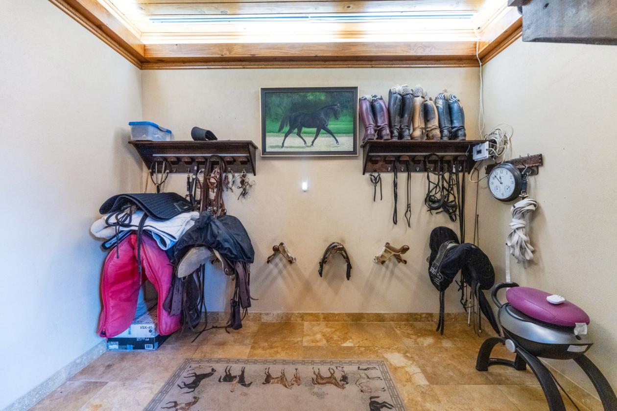 Premier 5 Acre Equestrian Estate - photo 22