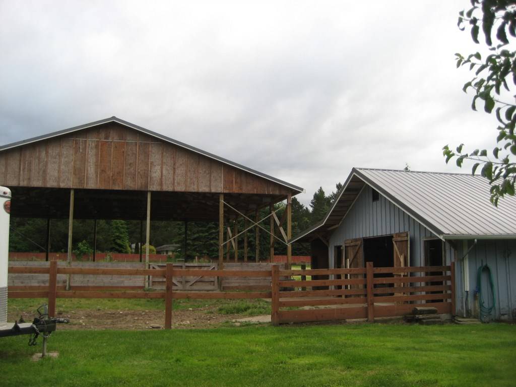 Great Family Farm in Thurston County w/60x60 covered arena Yelm