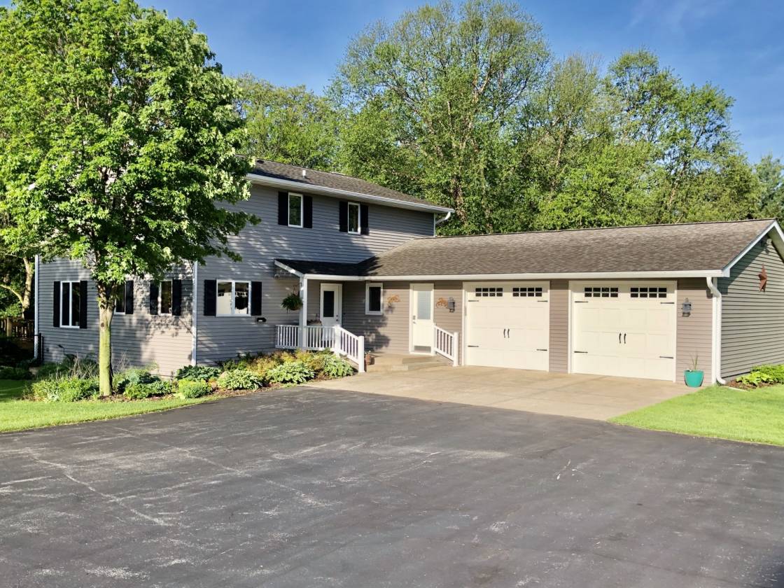 Country setting horse property six miles from downtown Rochester