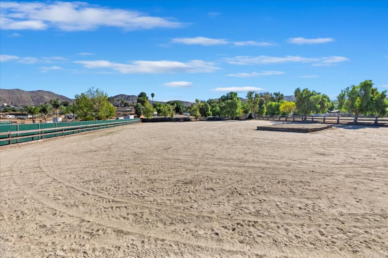 Horse Ranch in Horse Town USA - photo 7