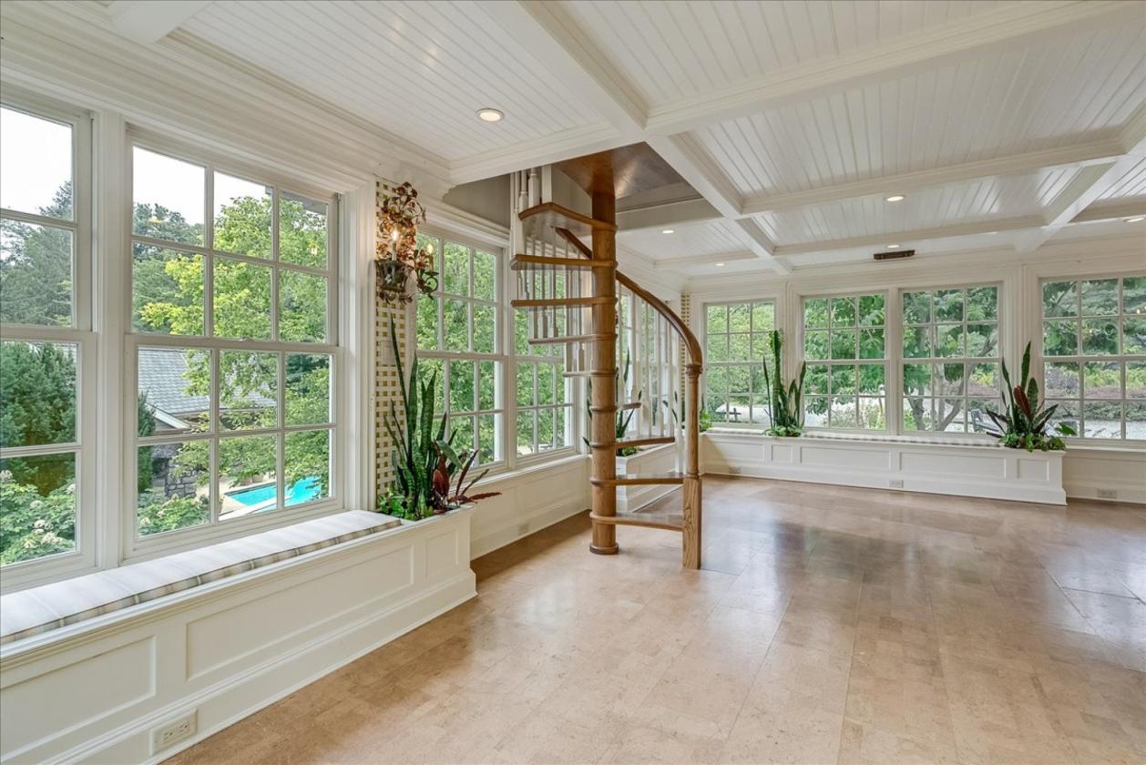 40 Acre Luxury Estate with multiple outbuildings - photo 15