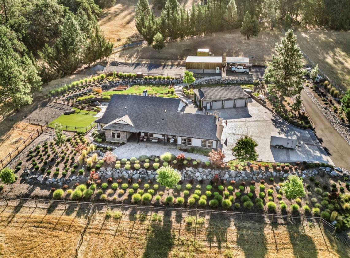 Horse Property for sale.