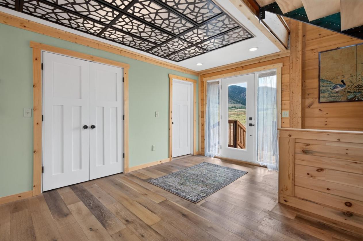 Unique Construction like no other in Wyoming! - photo 6