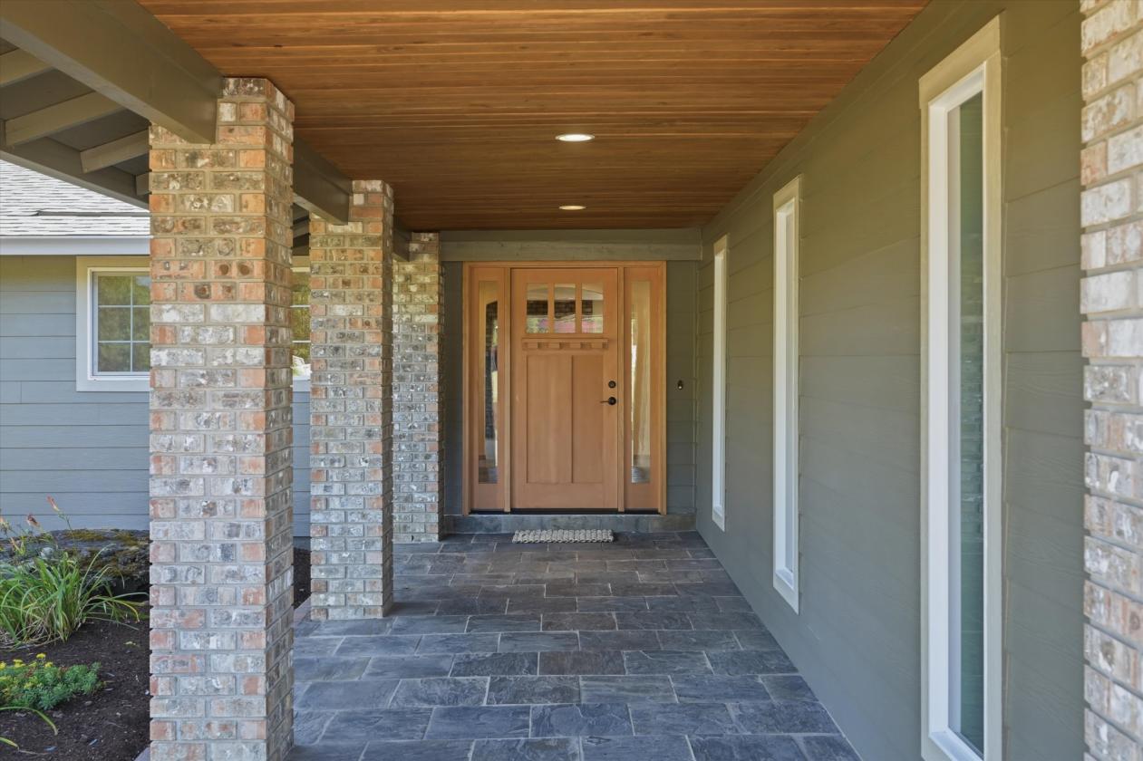 Dividable! Home, Shop & Barn w/Indoor Arena! - photo 4