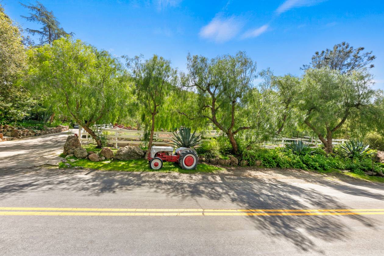 Horse Property for sale.