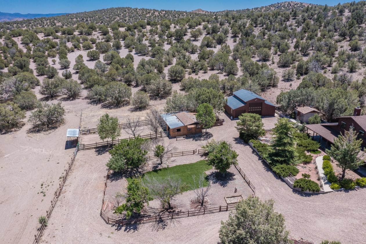 Gentlemans ranch Over 21 acres of Privacy - photo 3