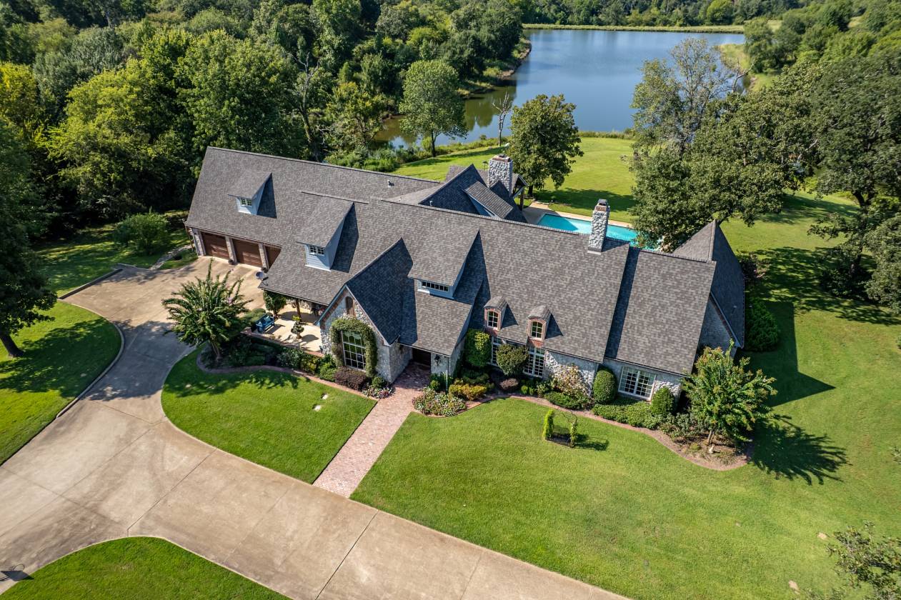 Horse Property for sale.