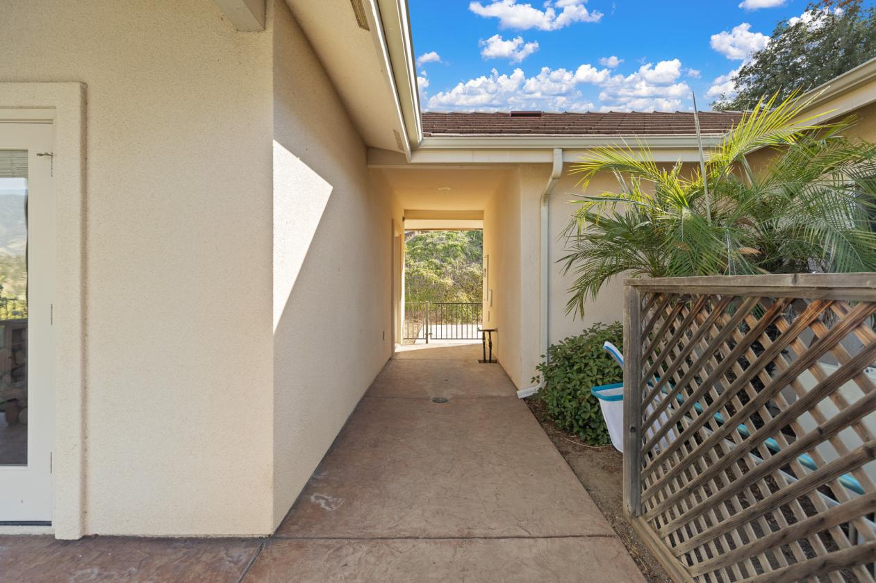 Horse property with gorgeous views! - photo 23
