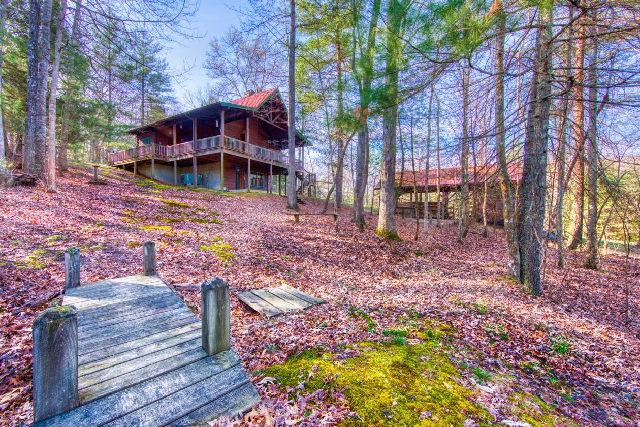 Direct Trail Access Cabin with 8.94 acres Spruce... Jamestown