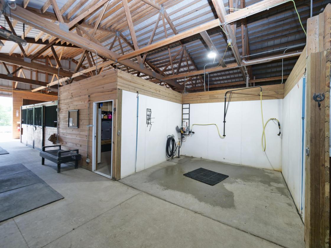 EQUESTRIAN ESTATE/HISTORIC HOME/OWNER FINANCING - photo 20