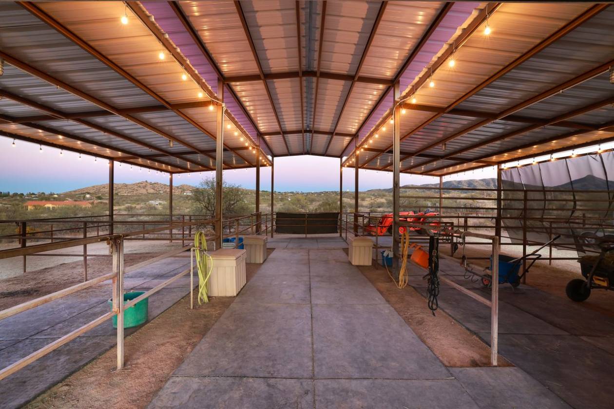 EXQUISITE EQUESTRIAN ESTATE - photo 11