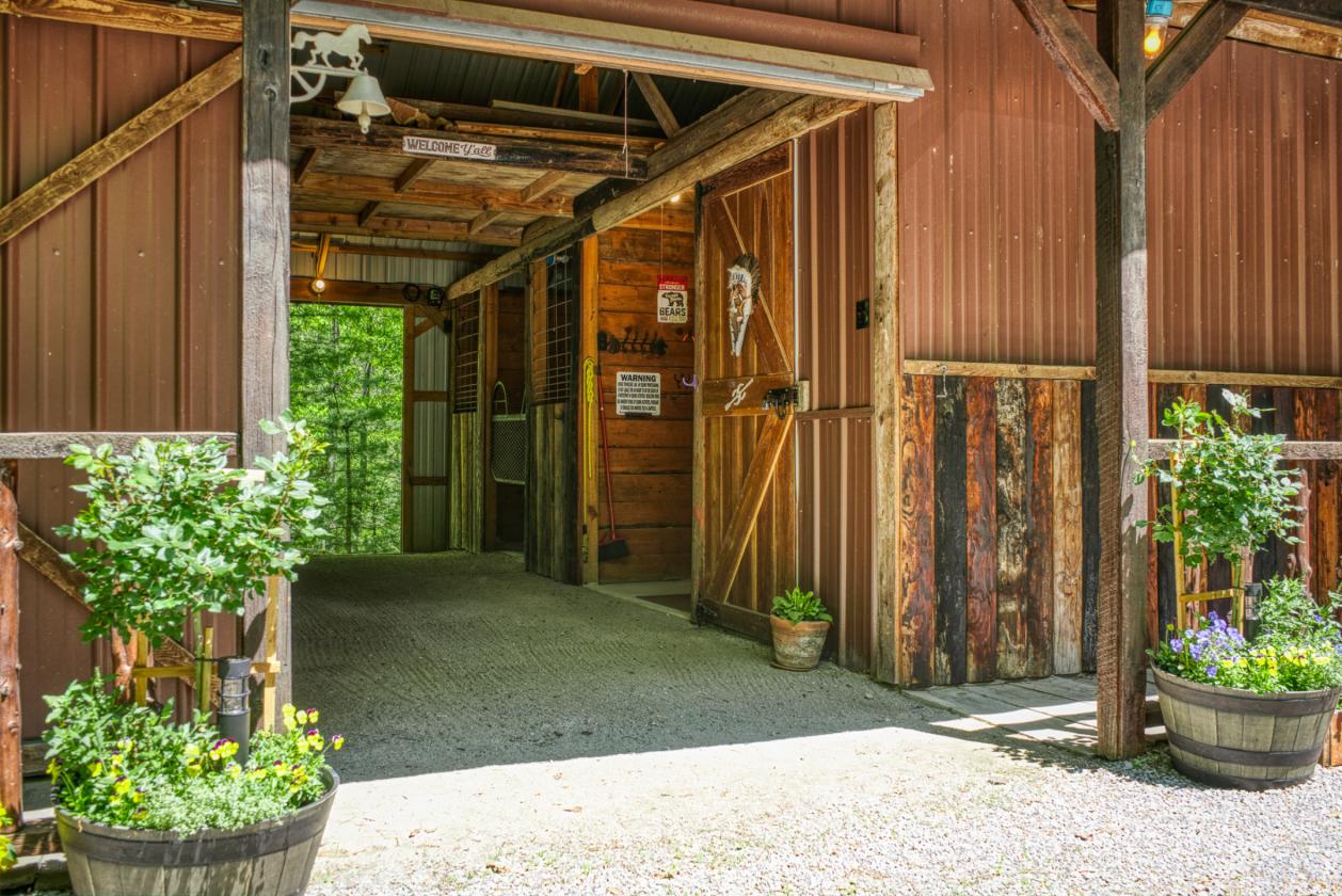 Escape to Your Equestrian Paradise - photo 4