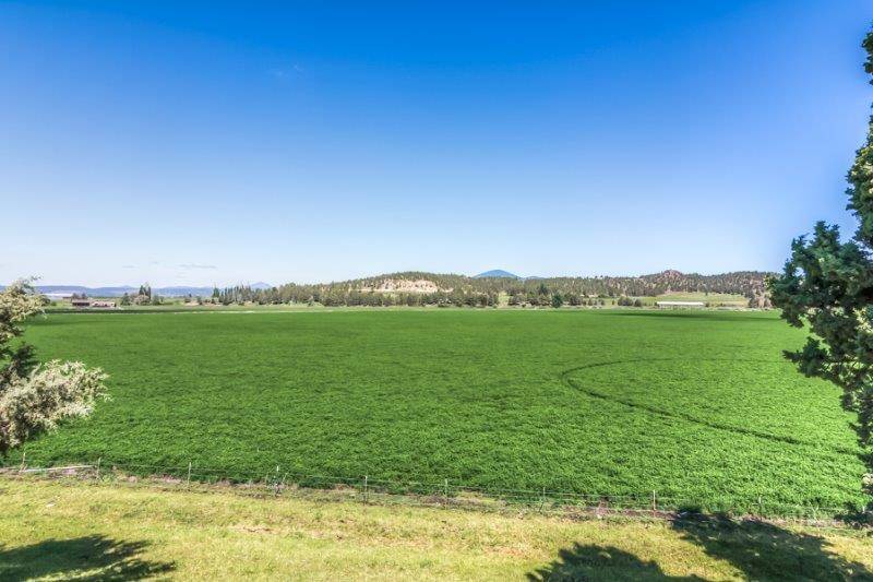 Beautiful horse farm with remodeled home Prineville, Crook County, Oregon